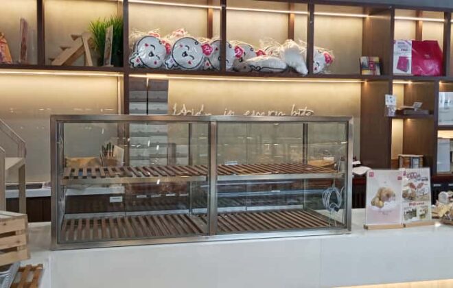 RT Pastry Kota Kemuning · display installation